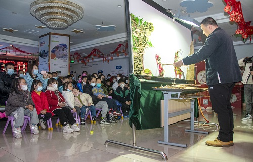 周军老师现场表演 图
